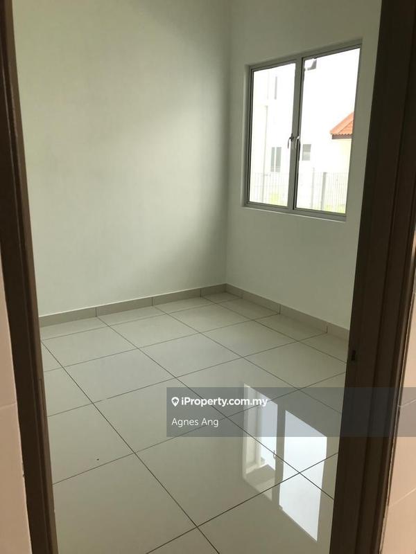 Rumah Teres 2-Tingkat untuk Dijual di Kota Bayuemas, Klang oleh Agnes Ang - iProperty.com.my