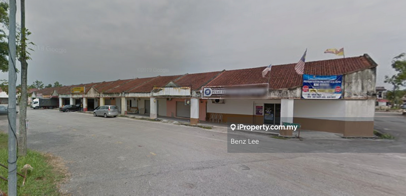 Kedai untuk Dijual di Jalan Dahlia Bandar Saujana Utama Sungai Buloh, Sungai Buloh oleh Benz Lee - iProperty.com.my