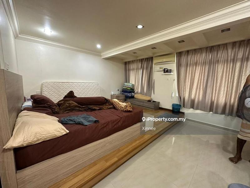 Townhouse for Sale in Bukit Dumbar, Jelutong by Xinnee - iProperty.com.my
