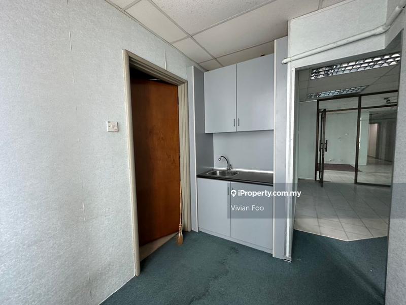 Service Residence for Sale in Amcorp Serviced Suites by Vivian Foo - iProperty.com.my