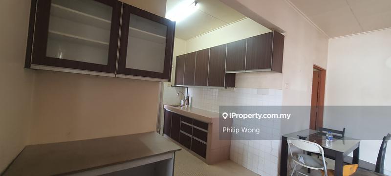 Pangsapuri untuk Dijual di Taman Serdang Raya Seksyen 3 Apartment oleh Philip Wong - iProperty.com.my