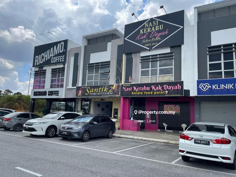 Shop for Sale in Bandar Country Homes, Rawang by Issaac Liew - iProperty.com.my