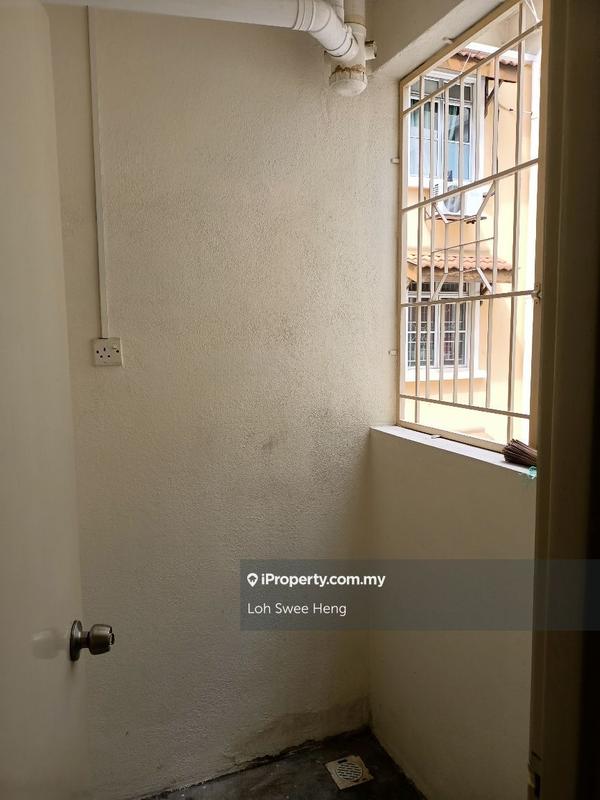 Pangsapuri untuk Dijual di Semarak Apartment, Taman Putra Perdana oleh Loh Swee Heng - iProperty.com.my