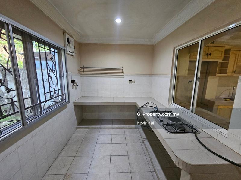 Rumah Berkembar untuk Dijual di Damansara Heights, Damansara Heights oleh Kevin Yai - iProperty.com.my