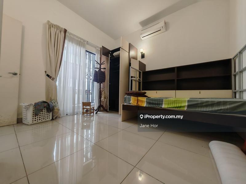 Townhouse for Sale in 16 Sierra, Puchong by Jane Hor - iProperty.com.my