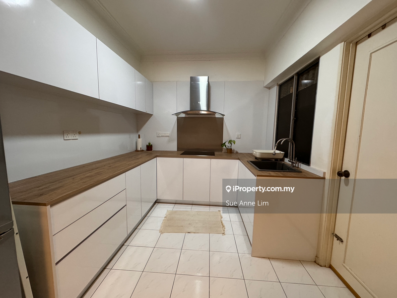 For Sale - Villa Emas