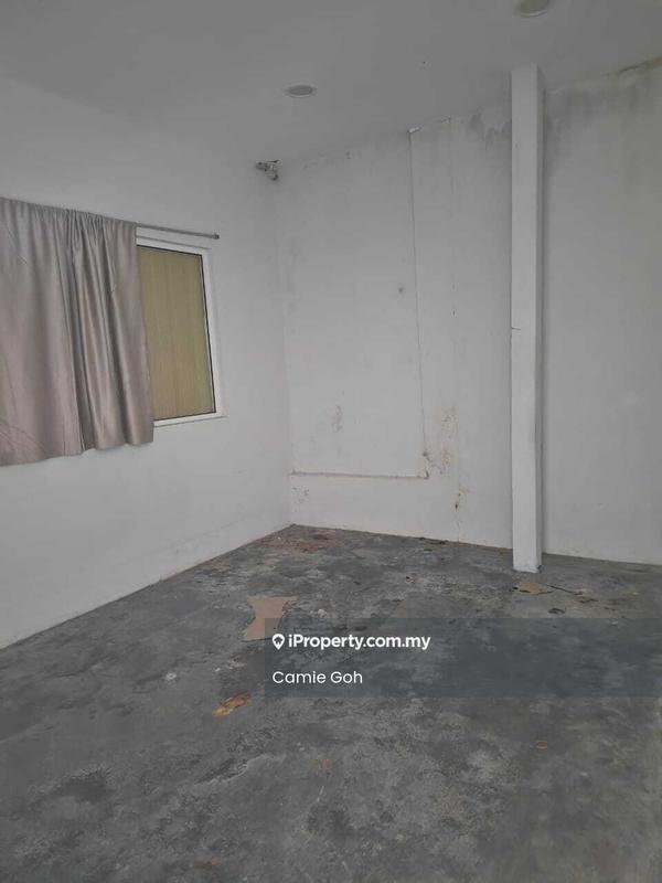 Shop for Sale in Melaka, Melaka City by Camie Goh - Interior - iProperty.com.my