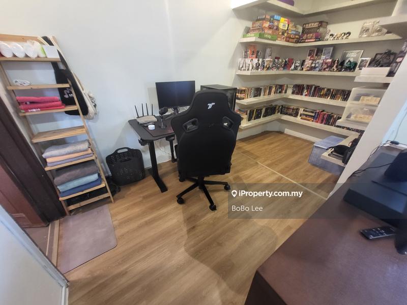 Rumah Berangkai 3 Tingkat untuk Dijual di Taman Salak Selatan, Salak South oleh BoBo Lee - iProperty.com.my