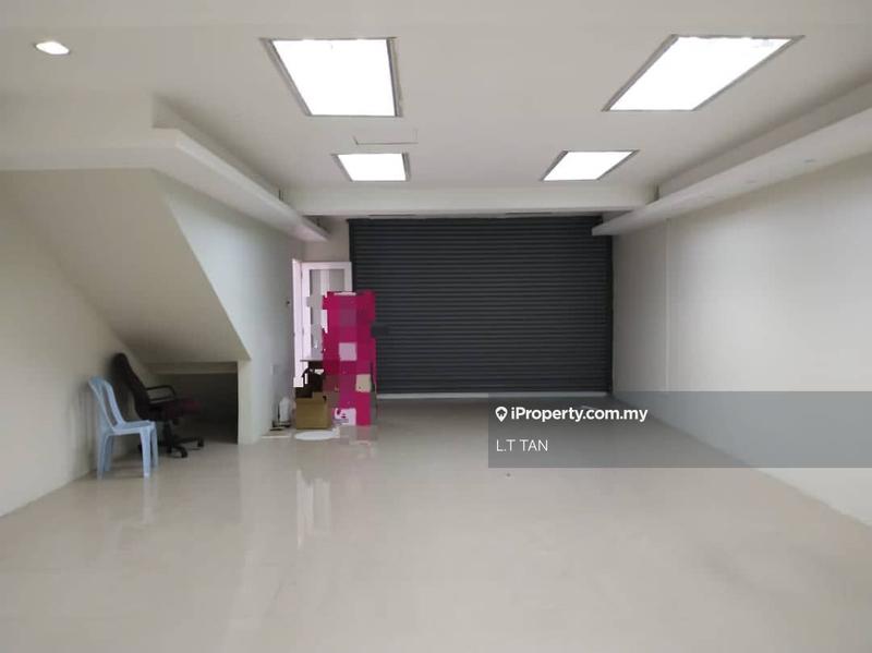 For Rent - Taman Lian Hoe Ground floor Shop Lot