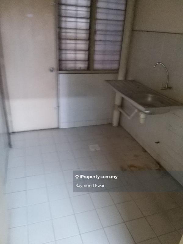 Rumah Flat untuk Dijual di Taman Sri Manja oleh Raymond Kwan - iProperty.com.my