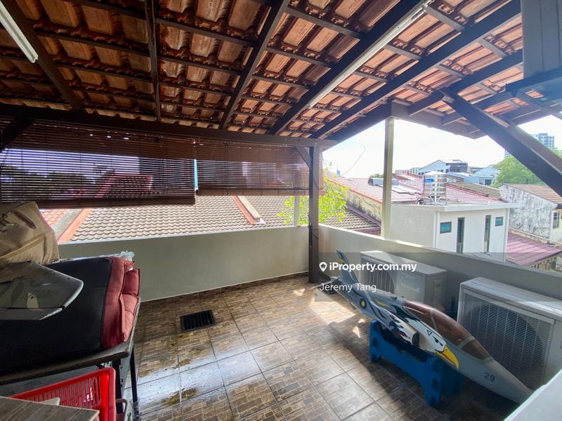 Rumah Berangkai 2.5 Tingkat untuk Dijual di Guarded and Extended 2.5 Storey Home, Damansara Heights oleh Jeremy Tang - iProperty.com.my