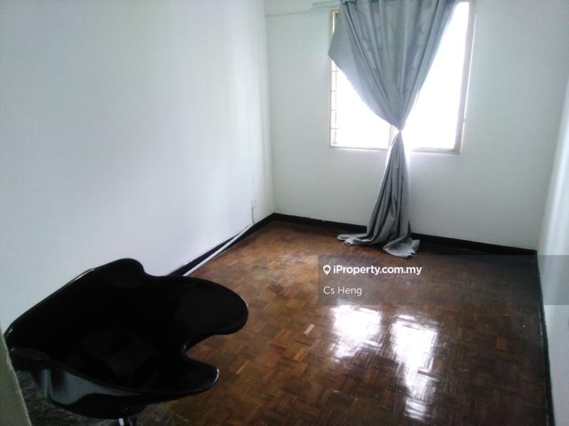 Pangsapuri untuk Dijual di Sri Intan 2 oleh Cs Heng - iProperty.com.my