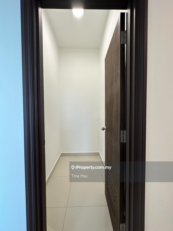 Service Residence for Sale in Molek Regency by Tina Hsu - iProperty.com.my