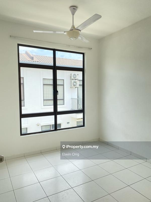 Rumah Teres 2-Tingkat untuk Dijual di Eco Grandeur Graham ( Type C )Facing Garden, Puncak Alam oleh Elwin Ong - iProperty.com.my
