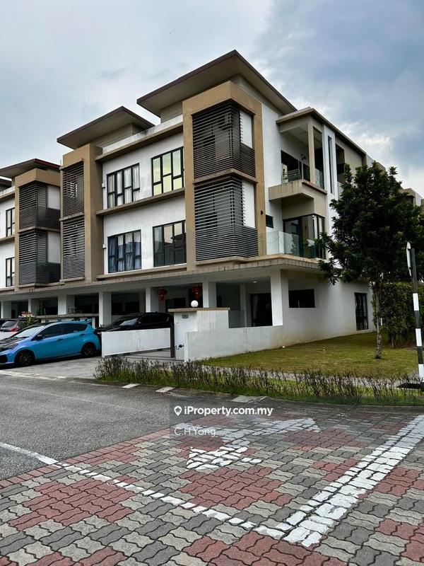 Townhouse for Sale in N'dira Townvilla | Bandar 16 Sierra, Puchong by C.H.Yong - iProperty.com.my