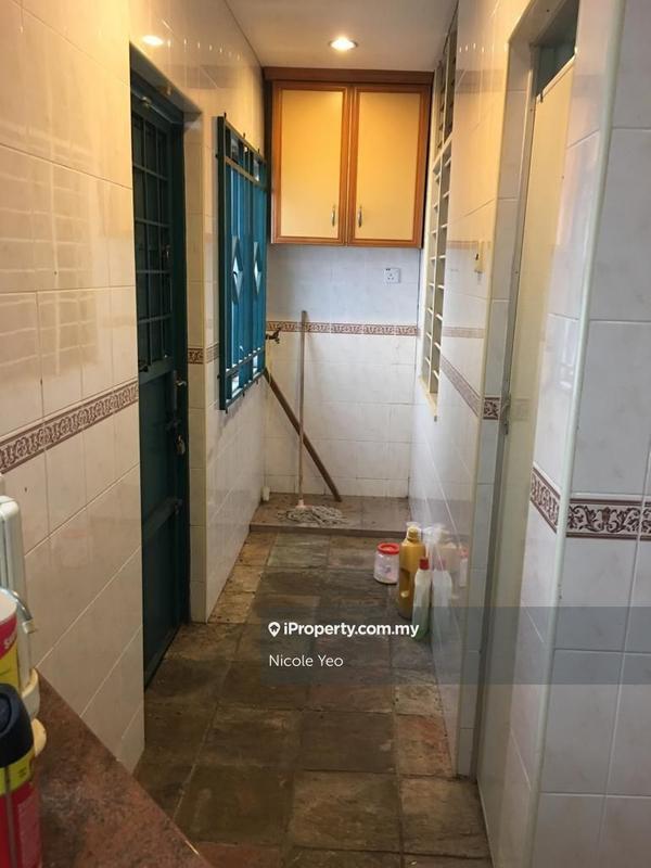 Rumah Berangkai 2.5 Tingkat untuk Dijual di Taman Bukit Beruang, Bukit Baru oleh Nicole Yeo - iProperty.com.my