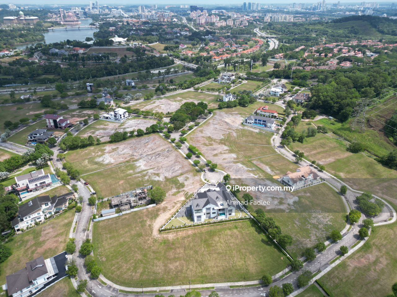 Banglo Tanah untuk Dijual di Presint 11, Presint 11 oleh Ahmad Fadlee - iProperty.com.my