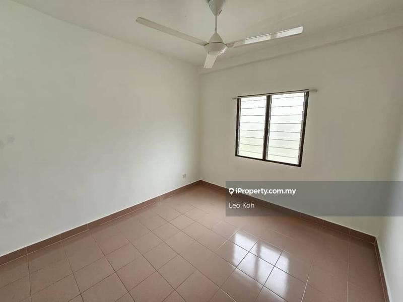 Apartment for Sale in Putra Permai Block B by Leo Koh - iProperty.com.my