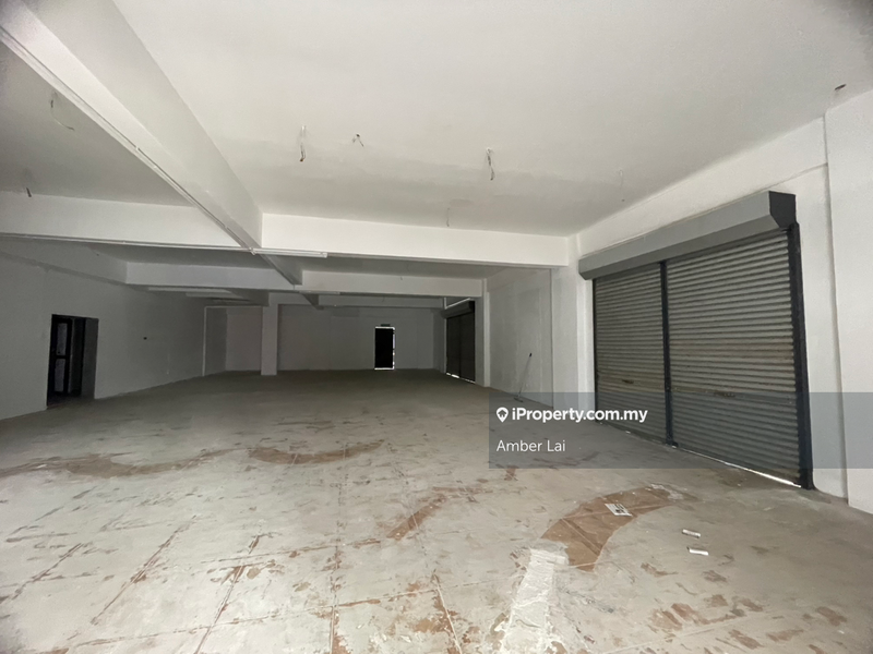 For Rent - 3 Storey Corner Shop