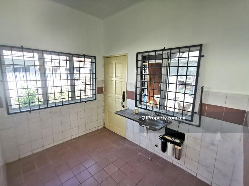 Rumah Berangkai 1 Tingkat untuk Dijual di bd77z, Batu Berendam oleh Tim - iProperty.com.my