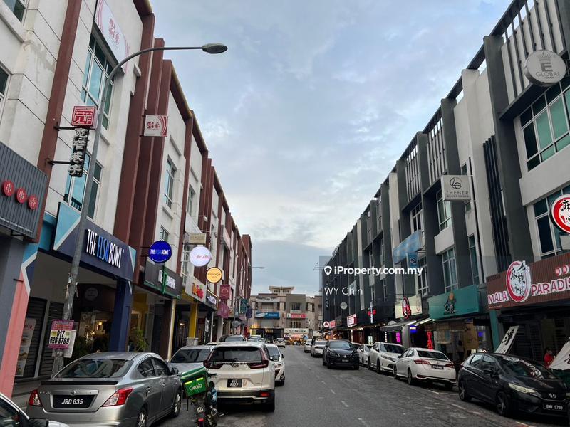 For Sale - 3/4 STOREY MAIN ROAD FRONTAGE VALUE BUY ROi 4.2%,JALAN RADIN BAGUS,SRI PETALING