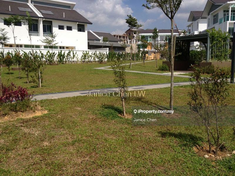 Rumah Berkembar untuk Dijual di Palmiera @ Kinrara Residence, Taman Damai Utama, Puchong oleh Janice Chen - iProperty.com.my