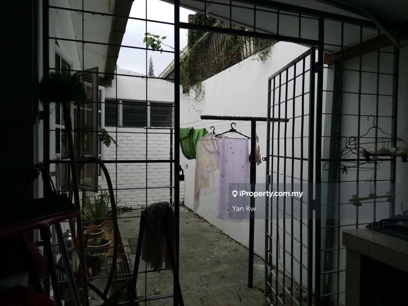 Rumah Berkembar untuk Dijual di Seksyen 5, Petaling Jaya oleh Yan Kw - iProperty.com.my