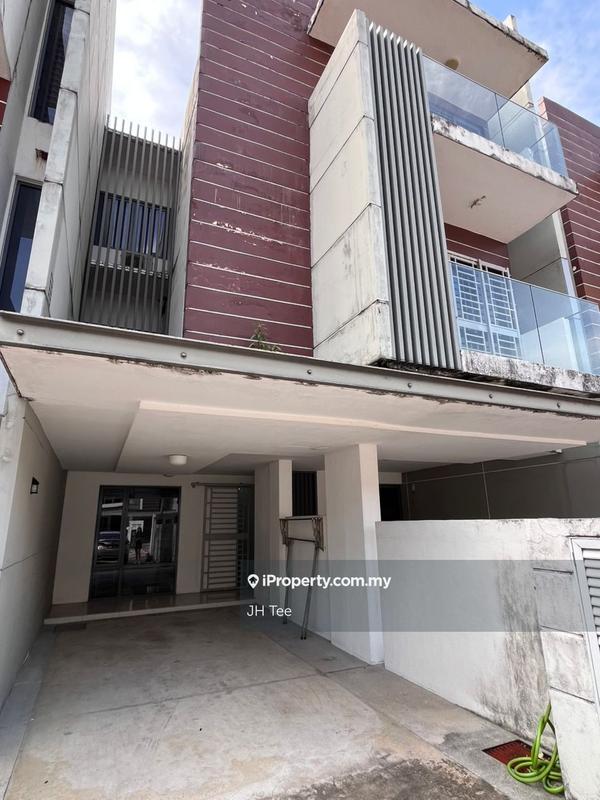 Rumah Bandar untuk Dijual di The Vale @ Sutera Damansara Damai Pj, Damansara Damai oleh JH Tee - iProperty.com.my