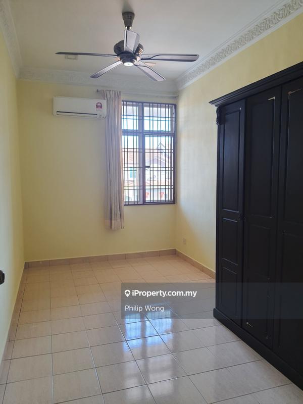 Rumah Berangkai 2 Tingkat untuk Dijual di Taman Equine, Seri Kembangan oleh Philip Wong - iProperty.com.my