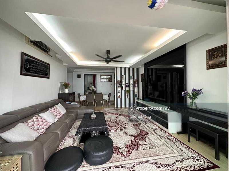 For Sale - Riana Green East