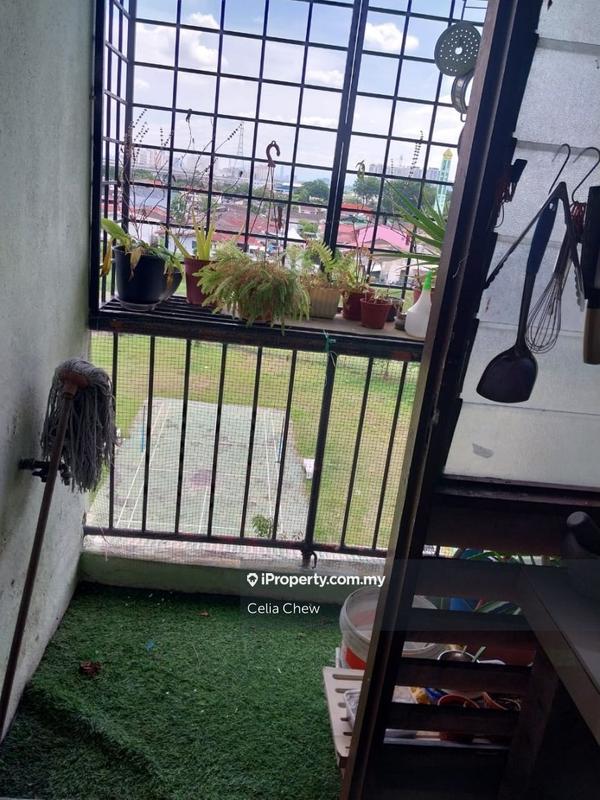 Rumah Pangsa untuk Dijual di Taman Sri Serdang oleh Celia Chew - iProperty.com.my