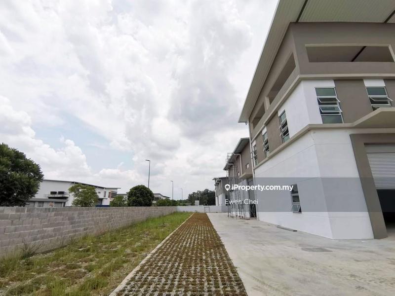 For Rent - Saujana Teknologi Rawang (Corner) Semi-D Factory For Rent (Brand New)