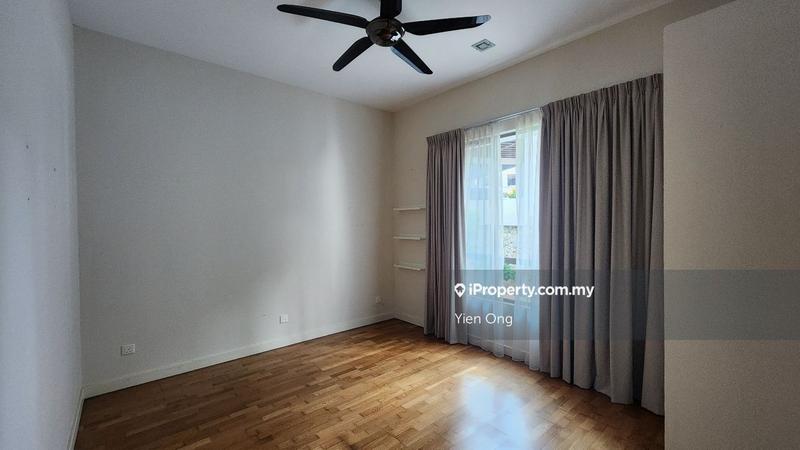 For Sale - Ara Hill Condominium