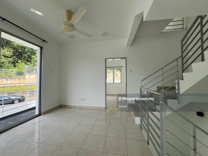 Rumah Berangkai 3 Tingkat untuk Dijual di Seri Kembangan, Selangor oleh Steve - iProperty.com.my