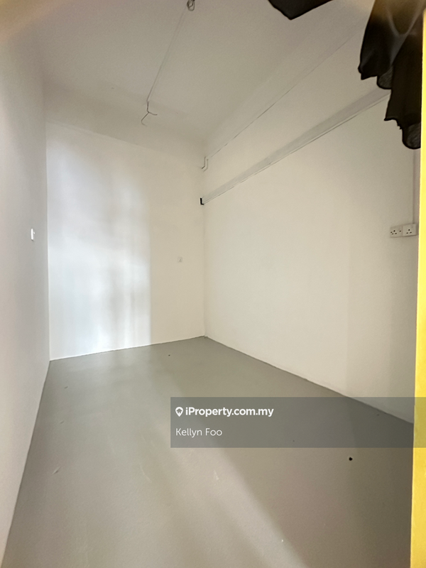 Kedai untuk Disewa di Plaza Semabok, Semabok oleh Kellyn Foo - iProperty.com.my