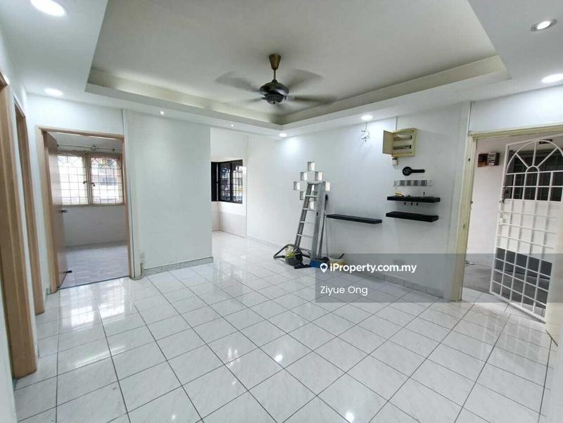 Apartment for Sale in Sri Cempaka (Puchong Jaya) by Ziyue Ong - Living Room - iProperty.com.my