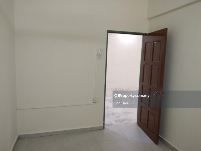 Rumah Pangsa untuk Dijual di Kuchai Entrepreneurs Park oleh Eng Han - iProperty.com.my