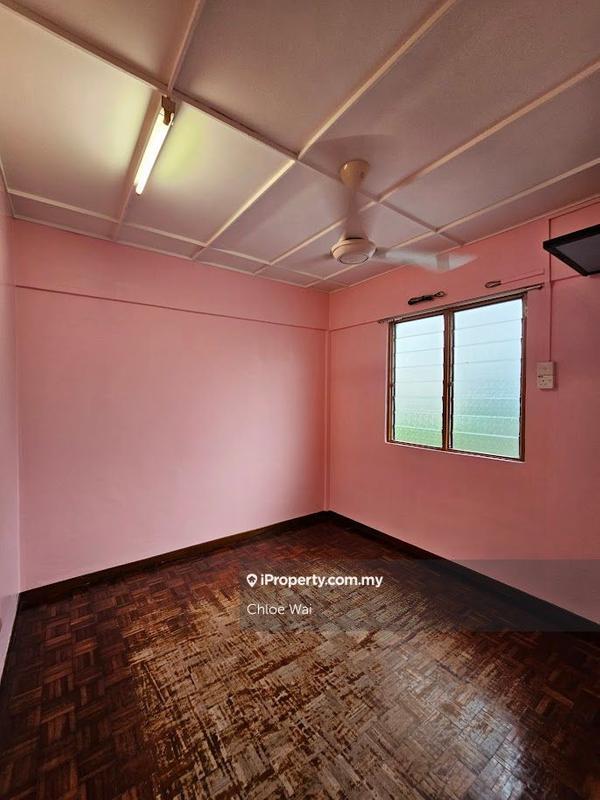 For Sale - Desa Petaling Flat