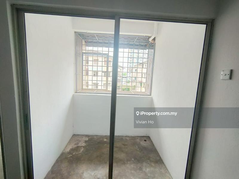 Flat for Sale in Bandar Baru Kundang by Vivian Ho - iProperty.com.my