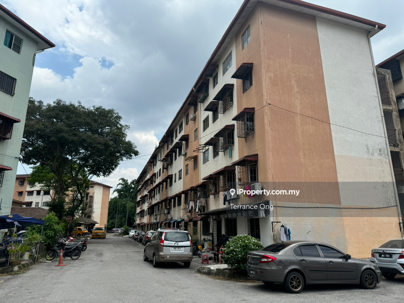 For Sale - Putri Laksamana