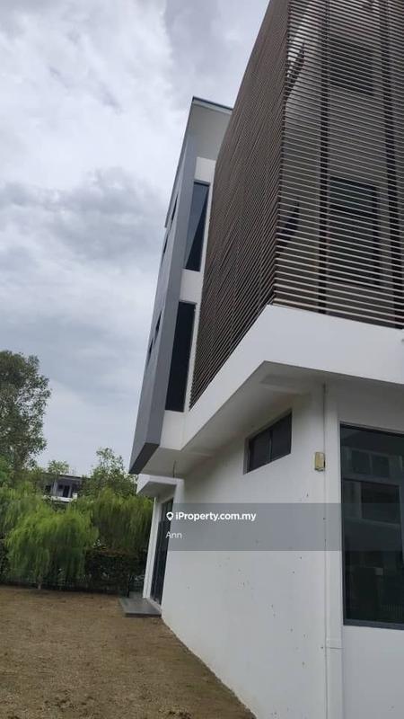 Rumah Berangkai 3 Tingkat untuk Dijual di Bandar Nusaputra, Puchong oleh Ann - iProperty.com.my