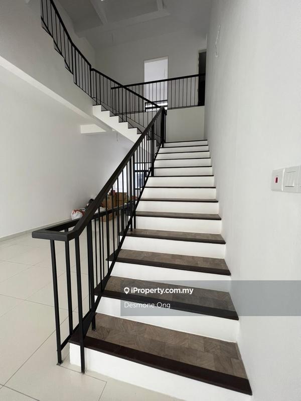 3.5-storey Terraced House for Sale in Taman Bukit Serdang, Seri Kembangan by Desmone Ong - iProperty.com.my