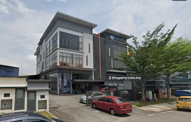 For Sale - Near to Glenmarie, Seksyen 26 Shah Alam 3 storey Semi D for sale!