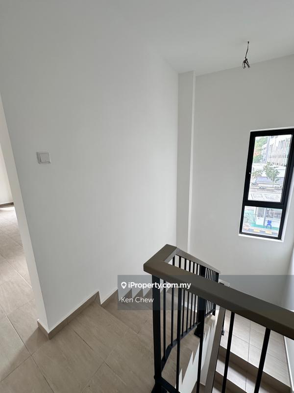 Rumah Berangkai 3 Tingkat untuk Dijual di Taman Salak Selatan, Salak South oleh Ken Chew - iProperty.com.my