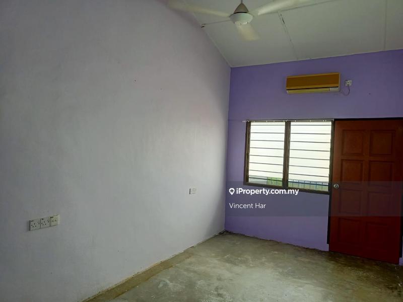 2-storey Terraced House for Sale in Taman Pegawai, Sitiawan by Vincent Har - iProperty.com.my