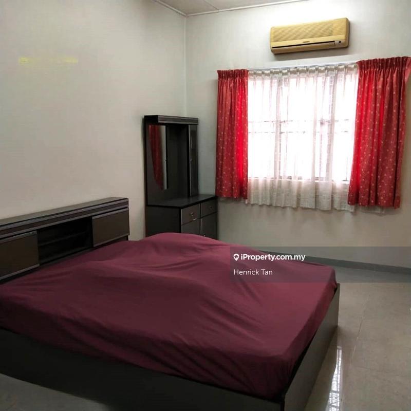 Rumah Teres 2-Tingkat untuk Dijual di Taman Puncak Kinrara, Bandar Kinrara oleh Henrick Tan - iProperty.com.my