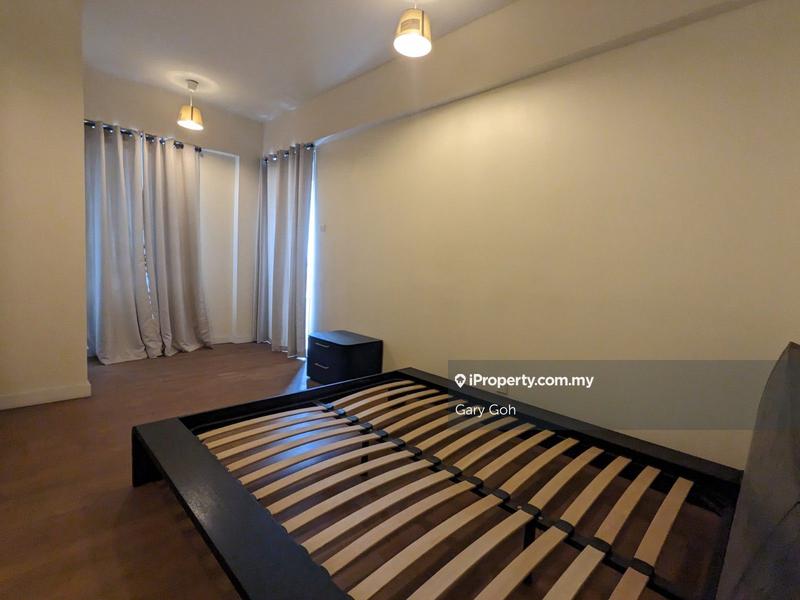 For Sale - Ara Hill Condominium