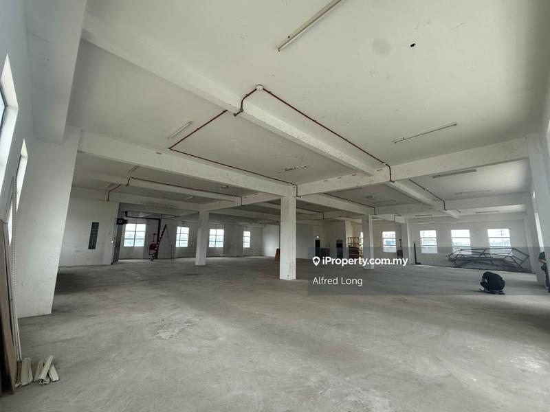 For Rent - Facing Road 4sty Semi-d Commercial Shop , Seri Kembangan