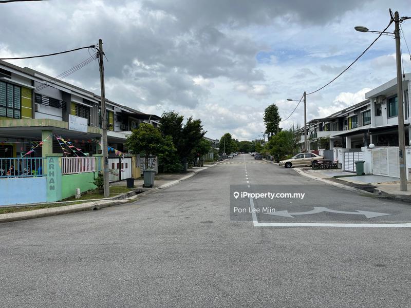Rumah Berangkai 2 Tingkat untuk Dijual di Semenyih Parklands, Beranang oleh Pon Lee Miin - iProperty.com.my