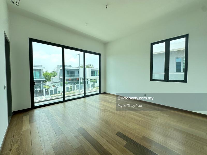 Bungalow House for Sale in Seremban 2, Negeri Sembilan by Mylie Thay Yao - iProperty.com.my